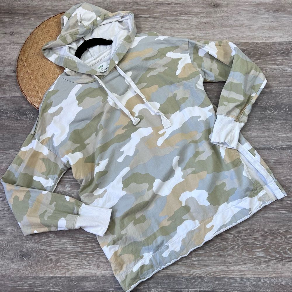 Aerie‎ camo printed hoodie pullover w/ side slits